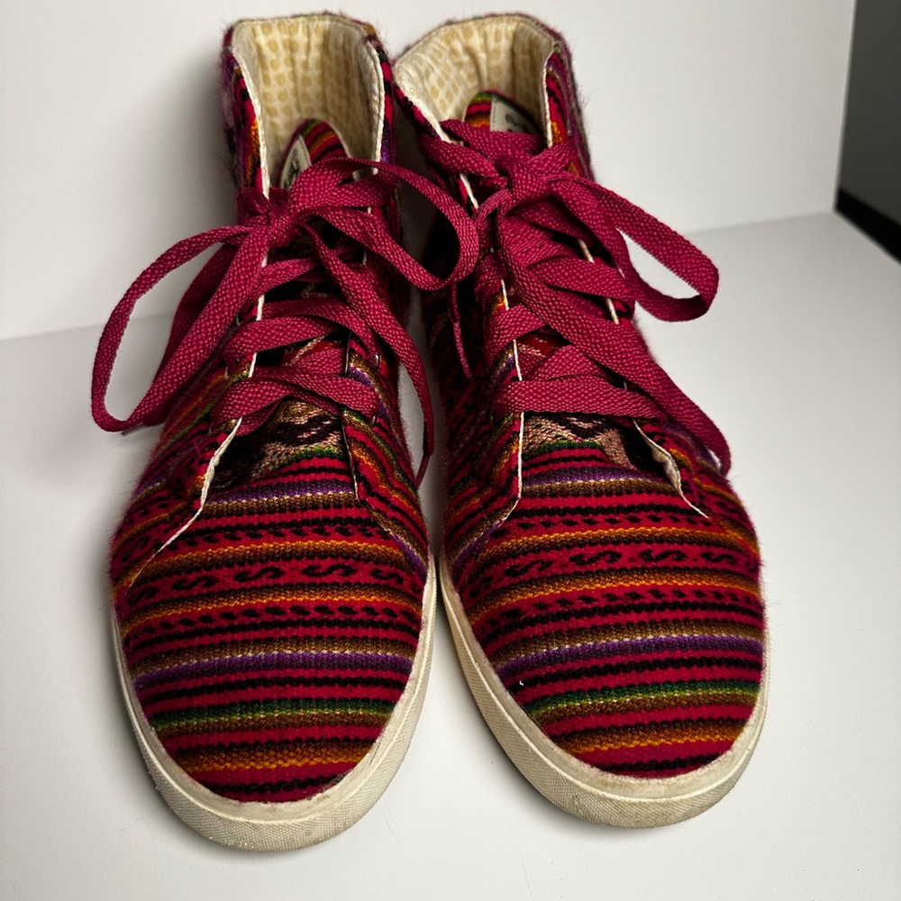 Handmade Phuyupata Vibrant Multicolor Women's High-Top Sneakers
